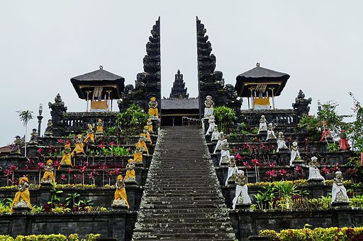 Bali,_Pura_Besakih_6.jpg